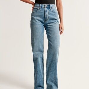 Abercrombie & Fitch High Rise 90s Relaxed Jean Extra Short (Worn Once)